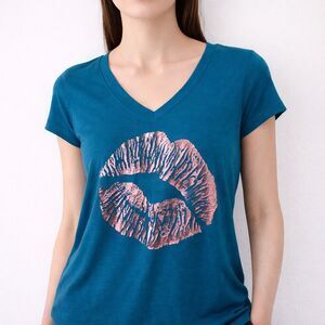 Y2K Teal V-Neck Lip Print Tee – Metallic Rose Gold Graphic Top – Size M Medium